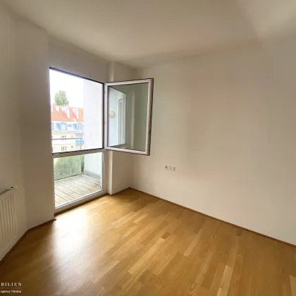 2 Zimmer mit großer Wohnküche und Balkon - exklusives Wohnen bei der Hohen Warte - Bild 2