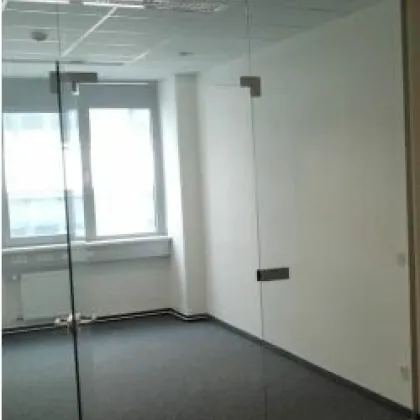 Büro in großem Bürohaus, U3-Nähe, Stellplätze - Bild 2