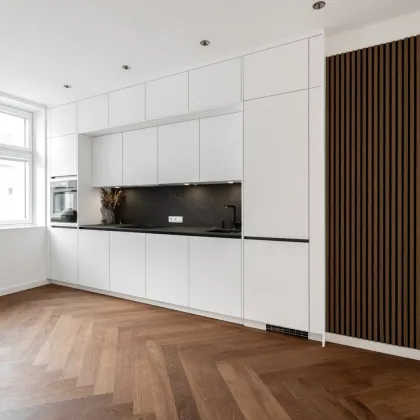 II HELLE UND HOCHWERTIG AUSGESTATTETE 4 ZIMMER ALTBAUWOHNUNG II  2 BALKONE II 2 BÄDER II EINBAUKÜCHE II SMART HOME UND SOUND - Bild 3