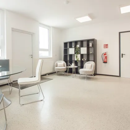 BÜRO mit ALL INCLUSIVE MIETE | flexible Größen von ca. 24 m² - 80 m² | mit Parkplätzen, schönem Foyer, Teeküche - Bild 2