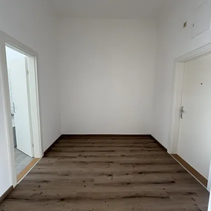 Großzügige 3-Zimmer Wohnung in Welser Toplage zu vermieten! Zentral gelegen mit perfekter (auch öffentlicher) Verkehrsanbindung! - Bild 3