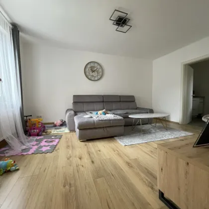 Modernes Familienparadies: Gepflegte 4-Zimmer-Wohnung mit großer Küche in familienfreundlicher und zentraler Lage am ruhigen Stadtrand in Steyr Münichholz - Bild 2