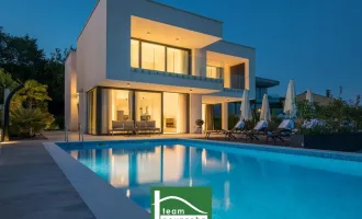 VILLA - LUXURY PLACE WITH A VIEW TO THE SEA  AND AN AMAZING SWIMMING POOL! HEAT AND COOL!