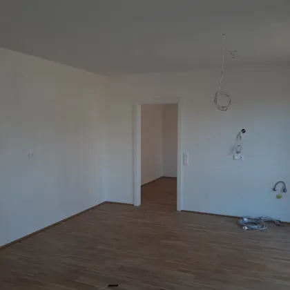 3 Zimmer Neubau-Erstbezug mit Balkon - Provisionsfrei! - Bild 2