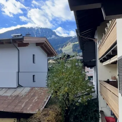 Sanierungshit mit Streifblick, Skistadl, Garage, Balkon - Mitten in Kitzbühel - Bild 3