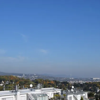 Grandioser Ausblick - Edles Ambiente - Luxuriöse Ausstattung - Attraktive Lage im Grünen! - Bild 2