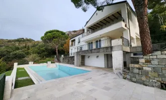 Traumhafte Villa mit Pool und atemberaubendem Panorama auf den Golf von Triest