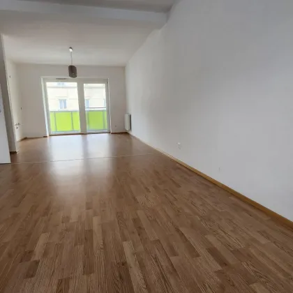 Unbefristete 2-Zimmer-Wohnung mit Loggia! - Bild 2