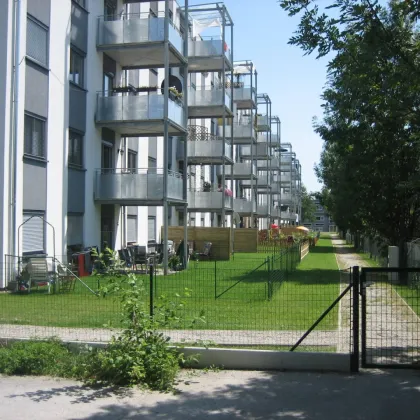 moderne und unbefristete 2-Zimmer-Wohnung mit geräumigem Balkon - Bild 2