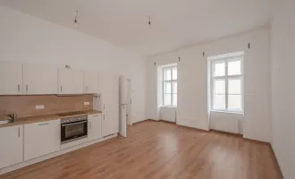 ++NEU++ Sanierte 2-Zimmer Altbau-Wohnung mit Balkonoption in toller Lage! AirBnB laut WEV erlaubt