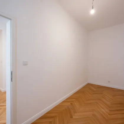 ++Bestlage++ sanierte 3-Zimmer Altbauwohnung in einem wunderschönen Stilaltbau! - Bild 2