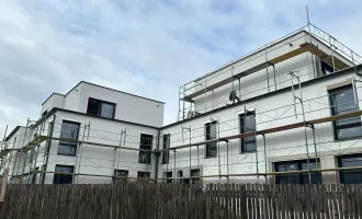 Neubau in idyllischer Lage: Moderne Doppelhaushälfte mit Garten, Terrasse und Stellplätzen