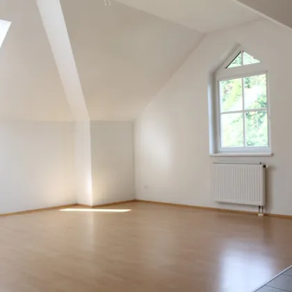 Helle schöne Dachgeschoßwohnung, 71m² - 3 Zimmer - Bild 2