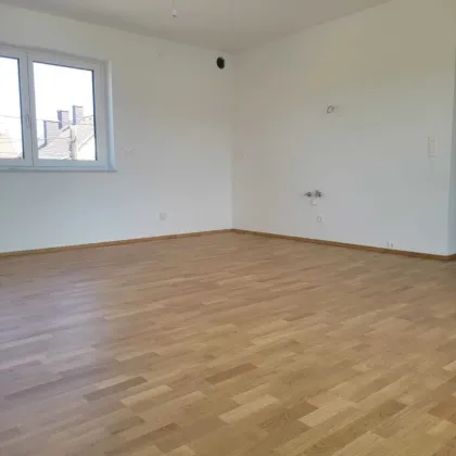 "Willkommen in Ihrer neuen 4 Zimmerwohnung mit großem Balkon" - Bild 3