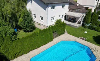 Exklusives Einfamilienhaus mit riesigem Pool in 1220 Wien: 560.000 €, 5 Zimmer, renovierungsbedürftig, Garten, Terrasse, Garage