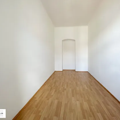 2-Zimmer-Wohnung im gepflegten Altbau mit viel Potenzial - Bild 3