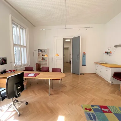 Ansprechende Altbau-Büroräume mit Balkonen im Servitenviertel - Bild 3