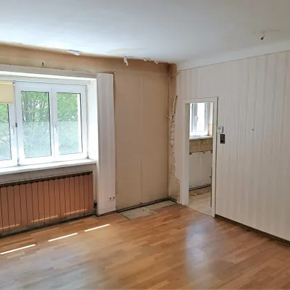 2-Zimmer Wohnung mit U-Bahn Nähe und Ruhelage in den Innenhof! Sanierungsbedürftig! - Bild 2