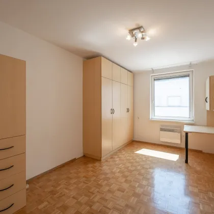 praktische 2-Zimmer Wohnung mit separater Küche und Balkon - Bild 2