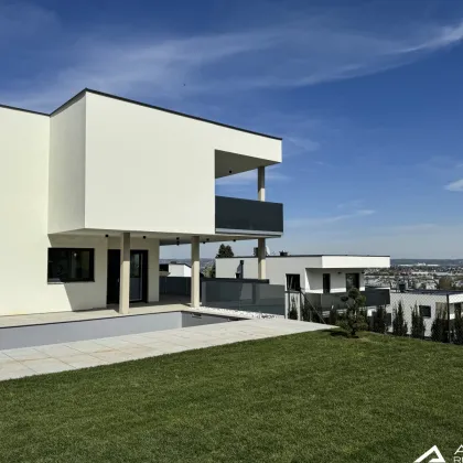 Villa in bester Lage mit grandiosem Ausblick!! - Bild 2