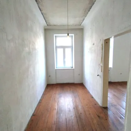 Sanierungsbedürftige 2 Zimmer Wohnung nähe U-Bahnstation Johnstraße - Bild 2