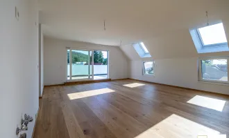 *DACHGESCHOSS* Traumhafte 5-Zimmer Wohnung mit Terrasse!