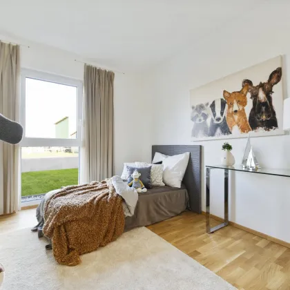 ERSTBEZUG - HERRLICHE 3-ZIMMER-WOHNUNG MIT 164m2 EIGENGARTEN - Bild 3