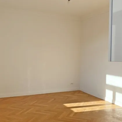 Erstbezug nach Sanierung! Kurzzeitvermietung (Airbnb möglich) attraktive Altbau Wohnung mit Balkon! - Bild 3