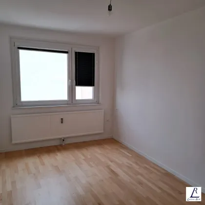 * 3 Zimmer Neubau - guter Standard * - Bild 3