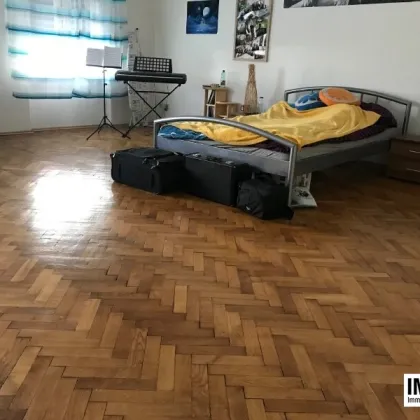 Geräumige 4-Zimmer Wohnung im Zentrum direkt bei der UNI - perfekt für eine WG! - Bild 2