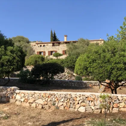 Naturstein-Finca mit herrlichem Panorama-Meerblick in Son Servera, Mallorca - Bild 2