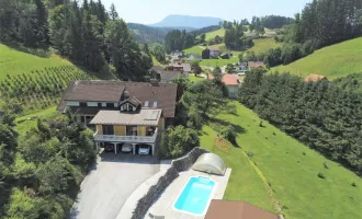 Sehr gepflegtes Zweifamilienhaus mit Poolanlage auf ca. 2 ha Sonnengrund