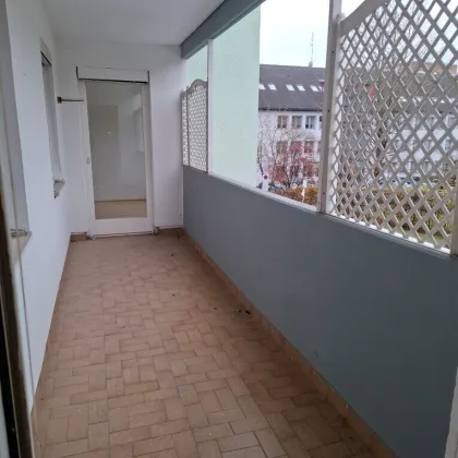 Geräumige 4-Zimmer-Wohnung mit Loggia und Tiefgaragenplatz im Zentrum von Liezen zu kaufen ! - Bild 2