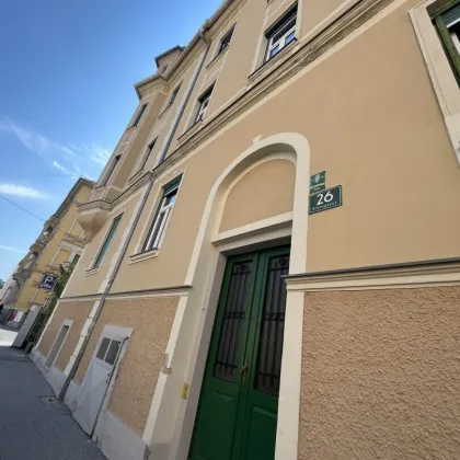 Klassische unsanierte Altbauwohnung mit Balkon im Herz-Jesu-Viertel! - Bild 2