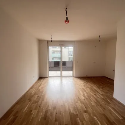 Perfekt aufgeteilte 3  Zimmerwohnung mit Balkon - Erstbezug - Bild 2