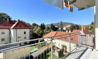 Lichtdurchflutete Pärchenwohnung mit Balkon