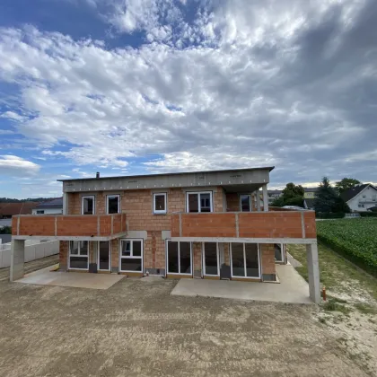 Eigenheim mit  Dachterrasse und Begrünung, Estrich bereits fertig - Bild 2