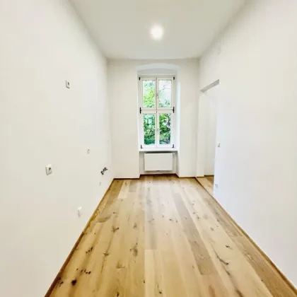 ERSTBEZUG! Geräumige Stilaltbauwohnung! TOP Preis-Leistung + Perfekte Raumaufteilung + Traumhaftes Altbauhaus + Ideale Infrastruktur und Anbindung! - Bild 3