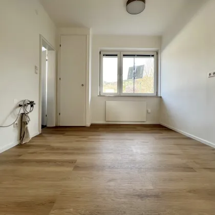 Sanierte Pärchenwohnung mit Balkon und Loggia! - Bild 3