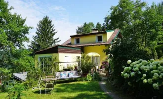 Idyllisches Wohnhaus in sonniger Waldrandlage im Heimbautal