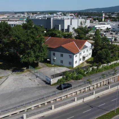 TEILANMIETUNG möglich - ideale Schulungsflächen - Bürotrakt mit Parkplatz-Option(en) - Bild 2