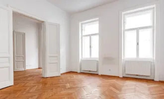 Klassische Beletage-Wohnung + Balkon im saniertem Stilaltbau