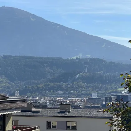 Sanierungsbedürftige 4-Zimmer-Wohnung in Bestlage Innsbruck-Hötting mit Südbalkon und Aussicht auf Innsbruck mit Erwerbsförderung - Bild 2