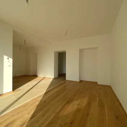 Revitalisierte 2-Zimmer Altbauwohnung mit großzügiger Verglasung und südseitigem Innenhofbalkon  | Fernwärme - Bild 3