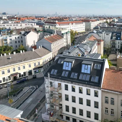 SOMMERAKTION - neue PREISE | revitalisierte 3-Zimmer Altbauwohnung mit großzügiger Verglasung und südostseitigem Innenhofbalkon  | Fernwärme - Bild 2