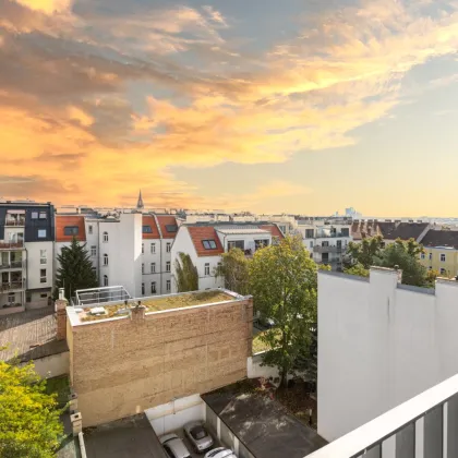 3-Zimmer Dachgeschoss-Maisonette Wohnung mit Balkon und südseitiger Innenhofterrasse | Schönbrunn-/Glorietteblick | Fernwärme | ERSTBEZUG - Bild 2