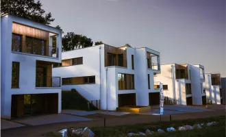 Garden Villas - Architekten-Doppelhaushälfte mit moderner Ausstattung in idylischer Lage