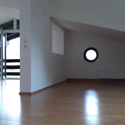 4 Zimmer Dachgeschoßwohnung mit Balkon in bester Wohnlage - Bild 3