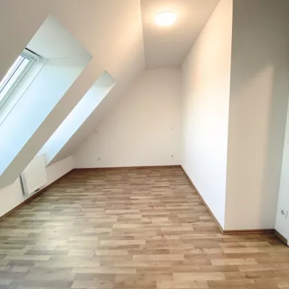 NEU! ATEMBERAUBENDER FERNBLICK + SÜDSEITGER BALKON + MAISSONETTE! Wunderschöne 62m² Maissonette Dachgeschosswohnung! ++Nahe Schönbrunn++Perfekte Verkehrsanbidung++ - Bild 3