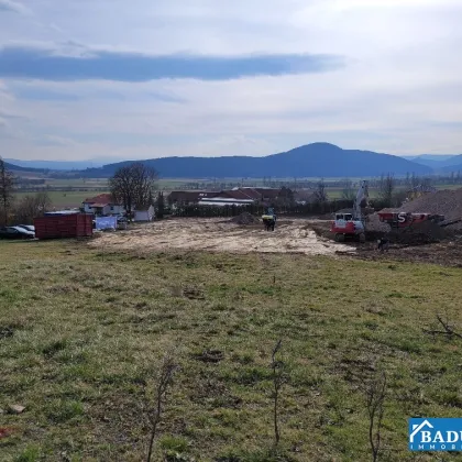 2724 GAADEN,. 12 TOLLE BAUGRUNDSTÜCKE IN HERRLICHER LAGE STEHEN ZUM VERKAUF. AUFSCHLIESSUNGSABGABE UND DIV. ZULEITUNGEN IM PREIS.ENTHALTEN!!! - Bild 2